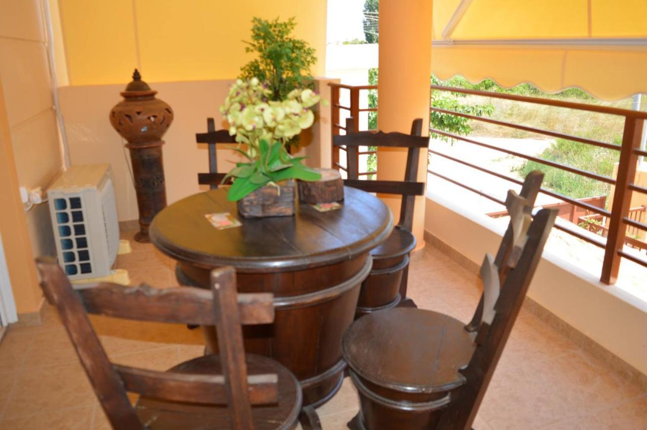 Villa Avatos - Near To The Port Of Rafina And The Airport Of Athens Agios Spyridon  المظهر الخارجي الصورة