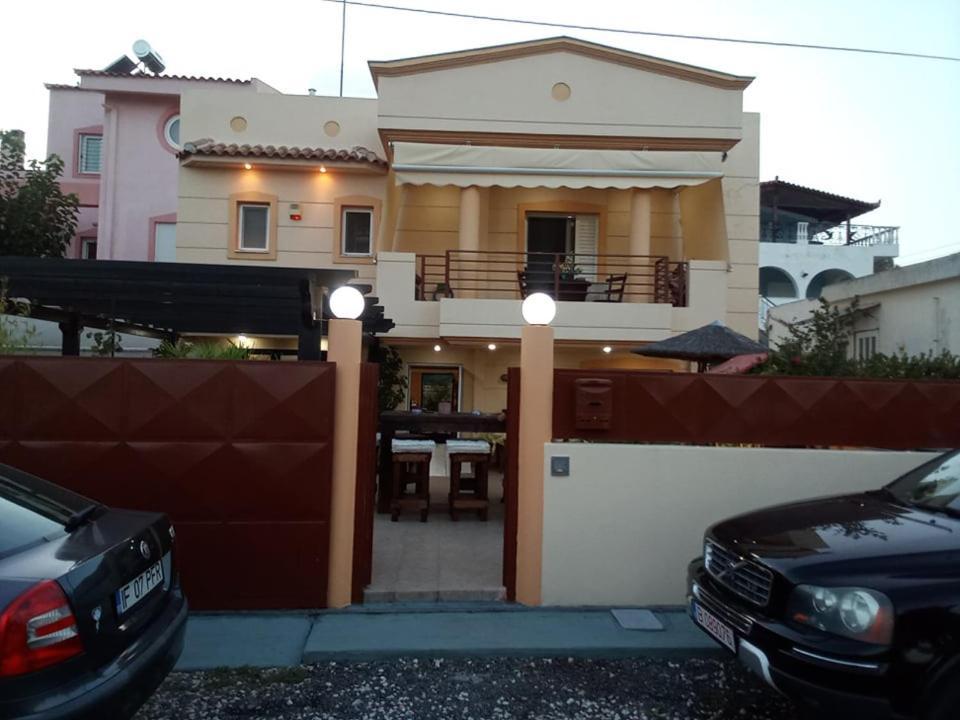 Villa Avatos - Near To The Port Of Rafina And The Airport Of Athens Agios Spyridon  المظهر الخارجي الصورة